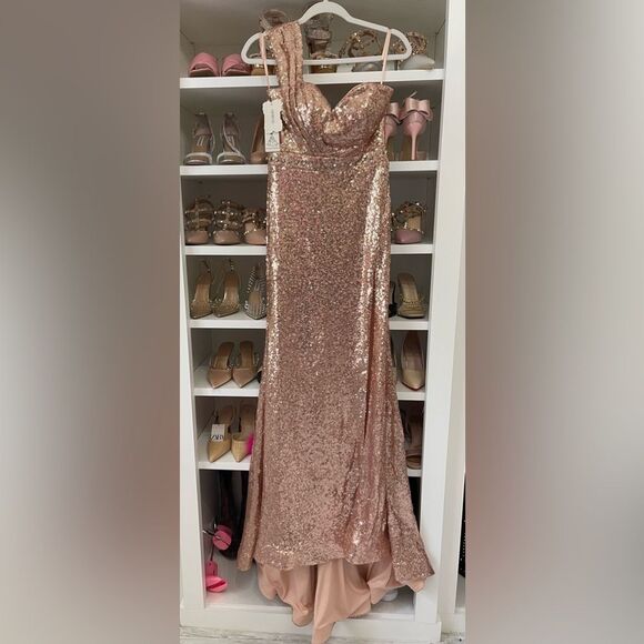NWT Rose Gold One-Shoulder Sweep/Brush Train Beading Sequins Dresses - Picture 12 of 15